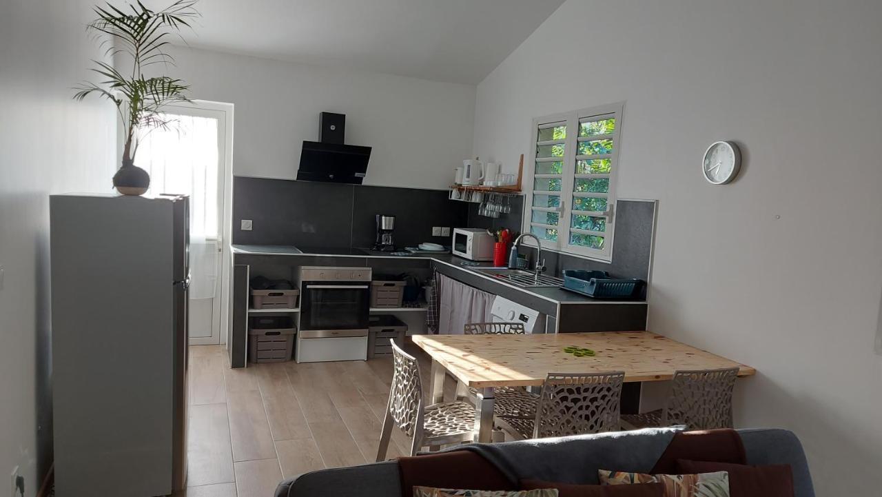 La Case Floria Saint-Andre Exterior photo